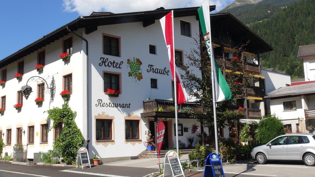 Hotel Traube Sankt Gallenkirch Exterior foto
