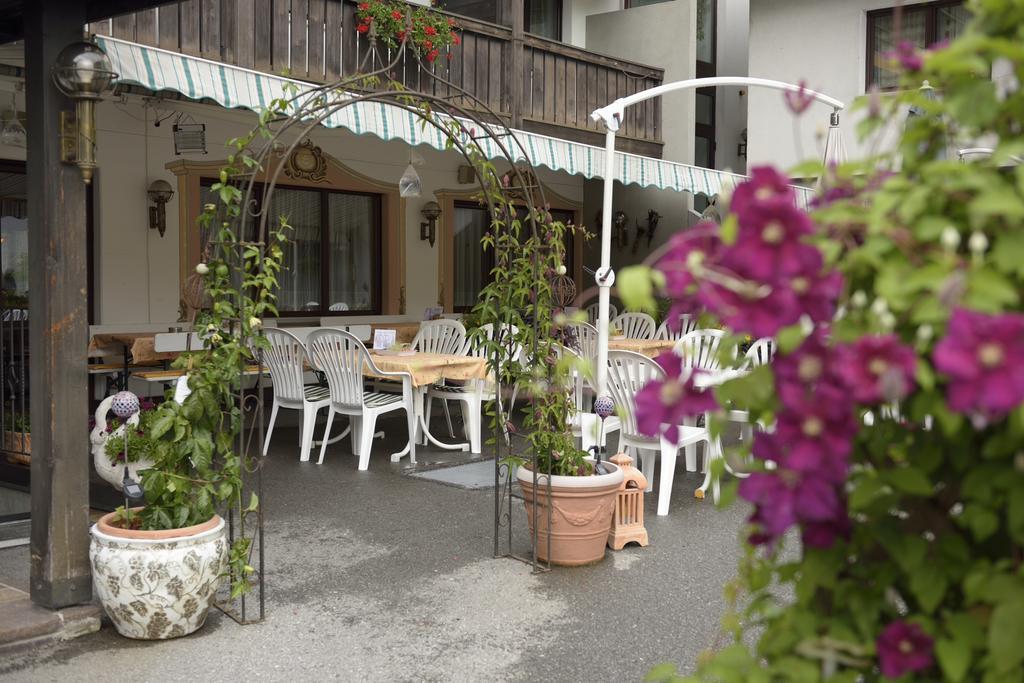 Hotel Traube Sankt Gallenkirch Exterior foto